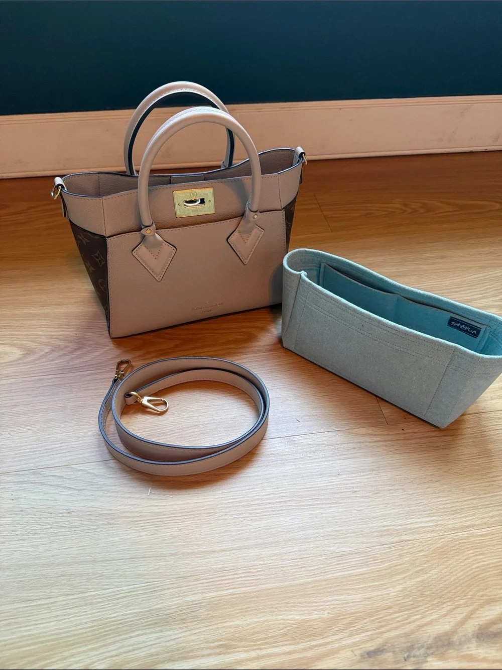 Louis Vuitton On My Side PM